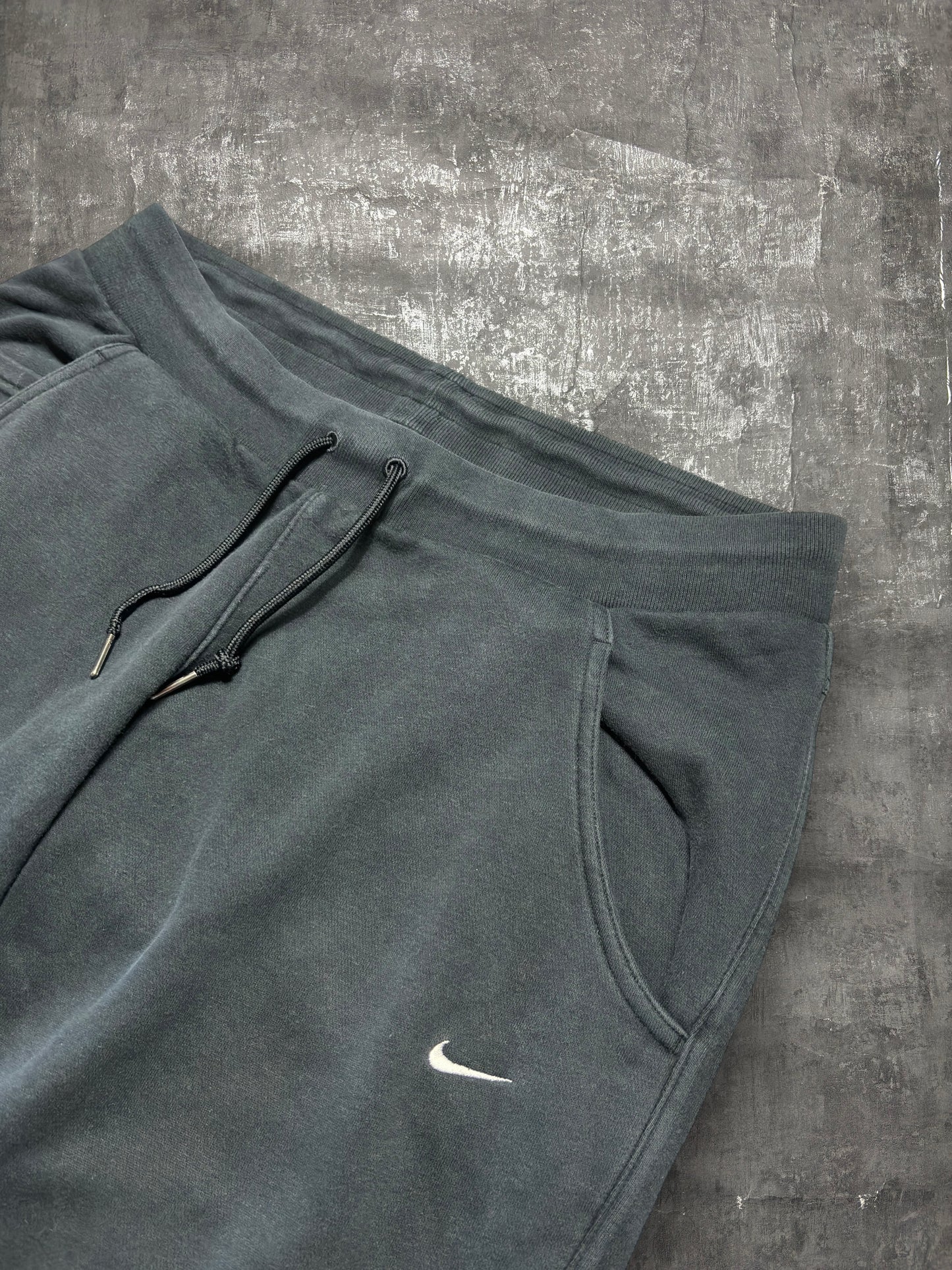 Baggy Nike Joggers (L)