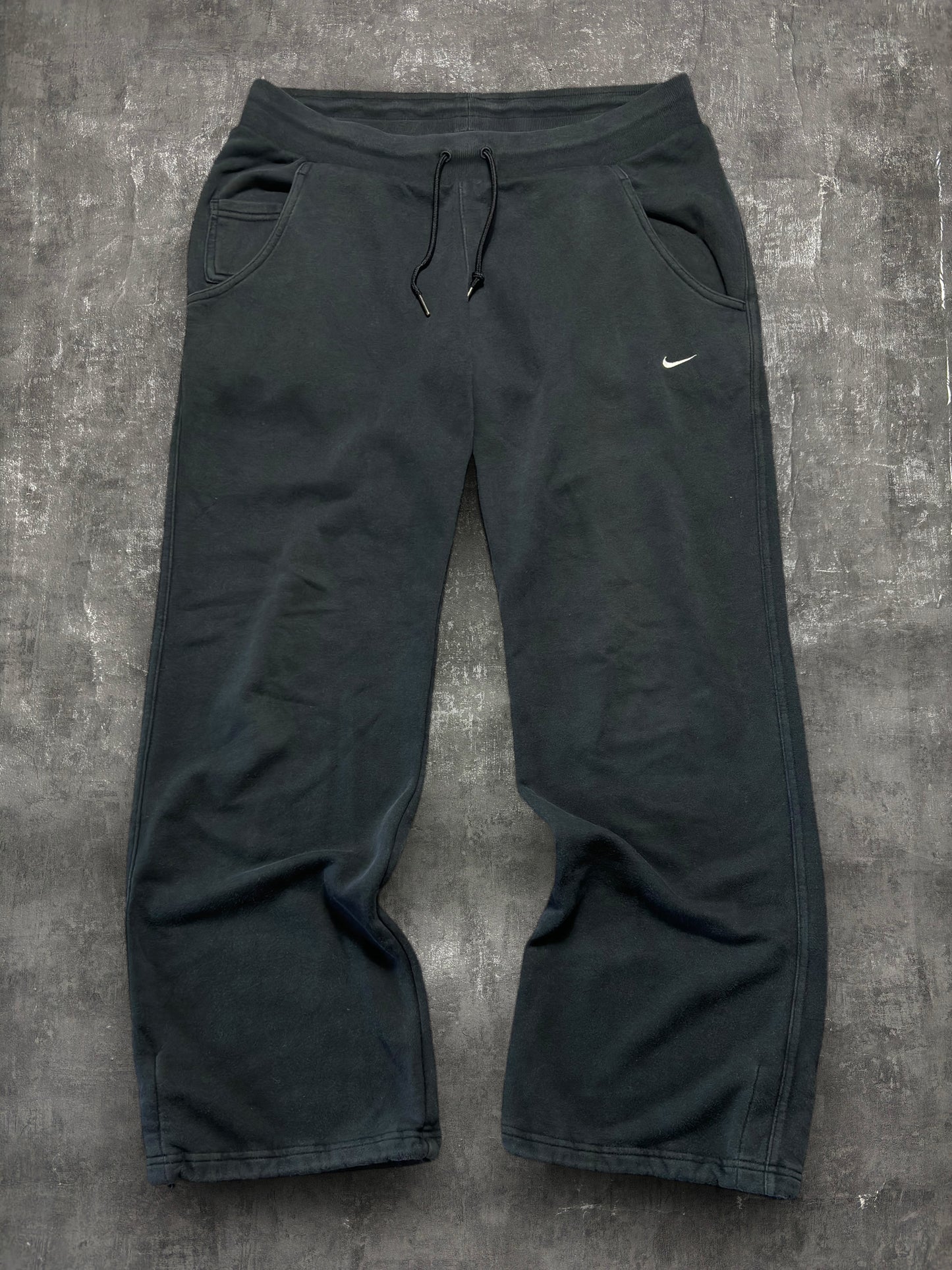 Baggy Nike Joggers (L)
